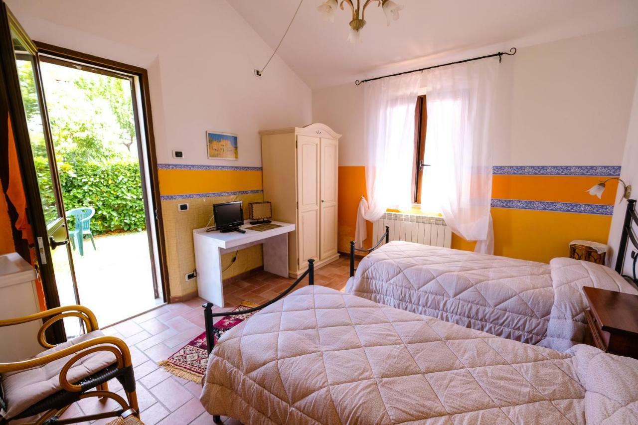 Affittacamere Alba Fiorita Castiglione dʼOrcia Exterior foto
